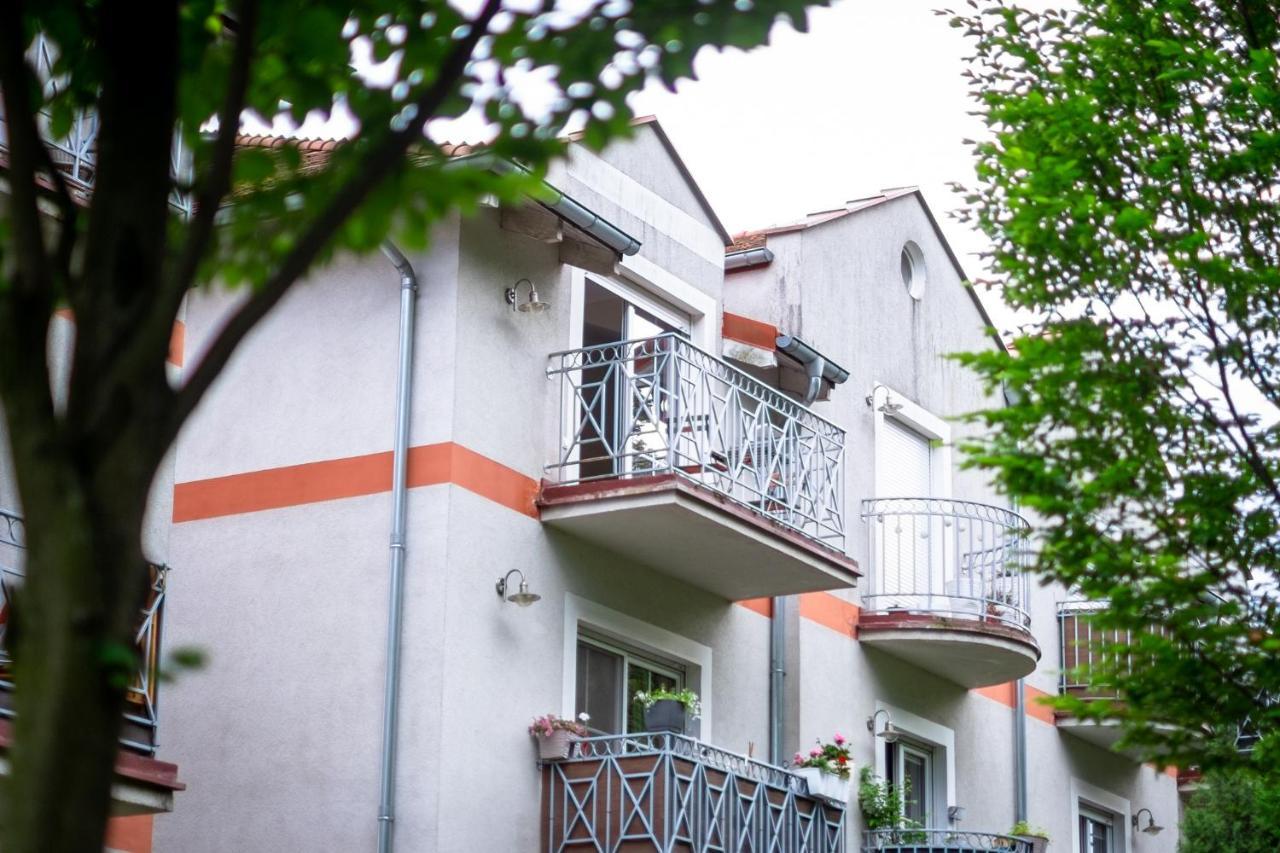 Nienovo - Apartament Kornik Niedaleko Jeziora I Widok Na Arboretum Exterior foto